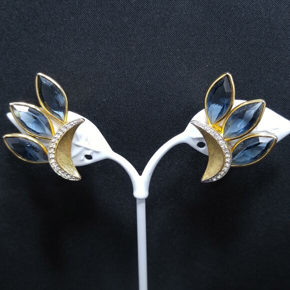 Vintage Kramer Blue & Clear Rhinestone Earrings, Gold Plated - Picture 2 of 10